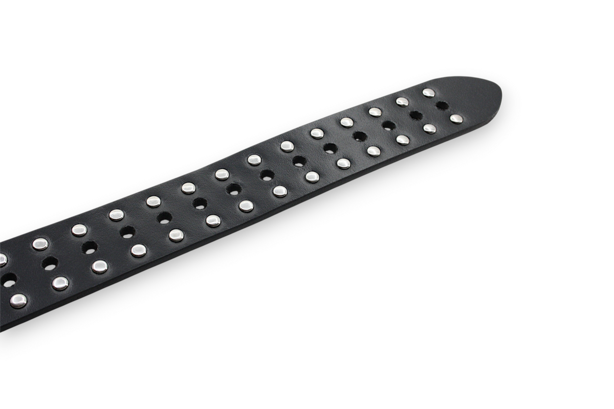 Afdelingriemen.nl zwarte leren damesriem met dubbele rij zilverkleurige studs voor een stoere look