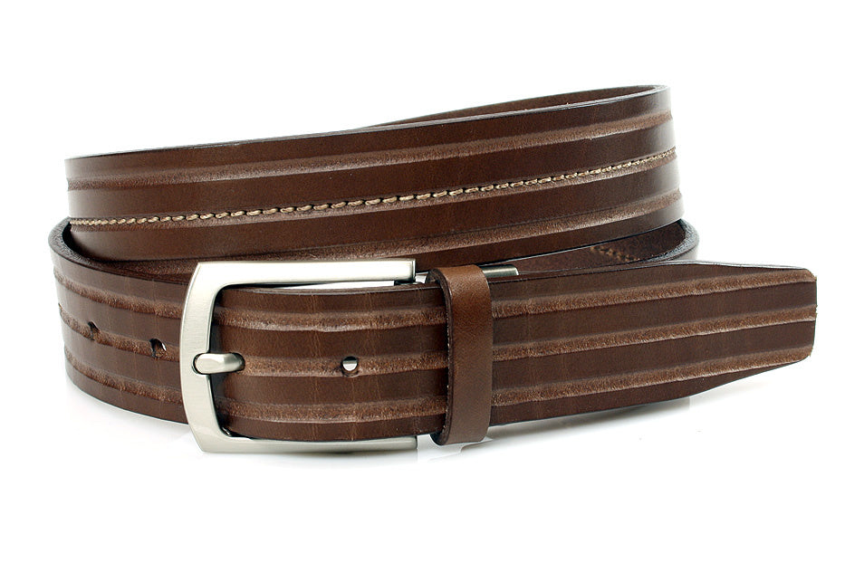 Nette bruine riem met sleuven