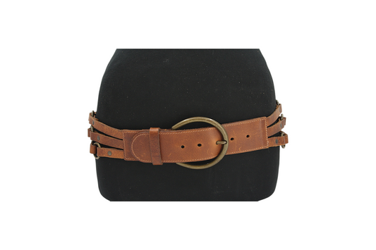 Afdelingriemen.nl bruine leren damesriem met antiek-bronzen gesp, metalen ringen en klinknagels in vintage stijl