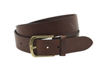 Afdelingriemen.nl klassieke bruine leren riem met een robuuste vintage messingkleurige gesp op een witte achtergrond.