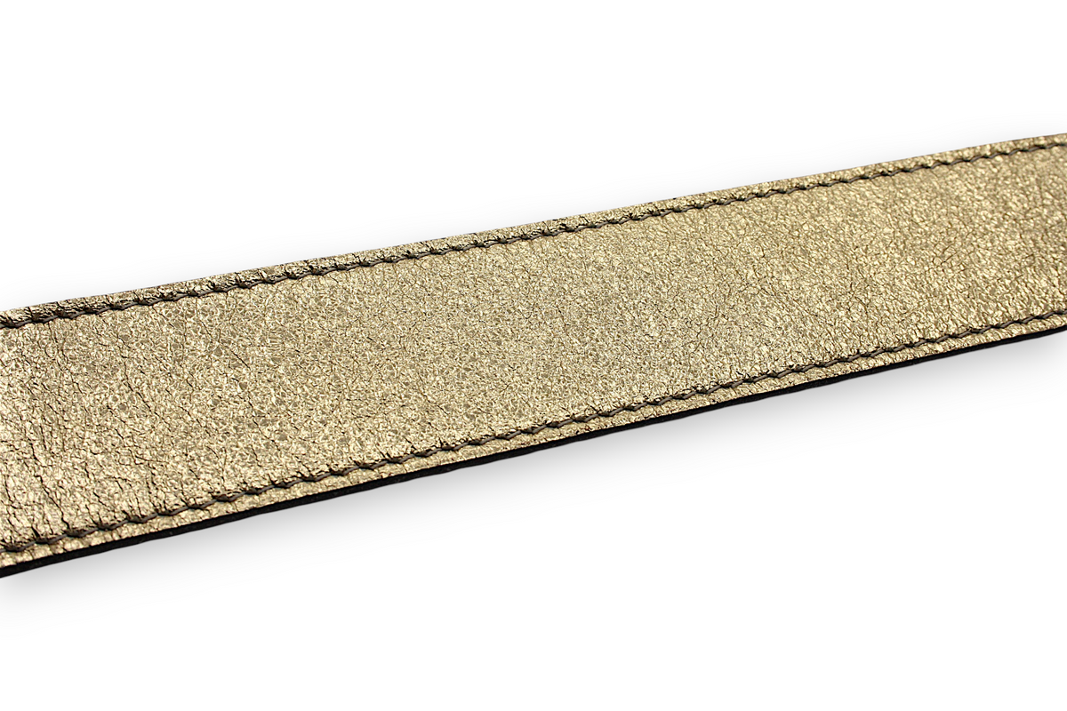Afdelingriemen.nl luxe gouden leren damesriem met verfijnde stiksels en een metallic afwerking