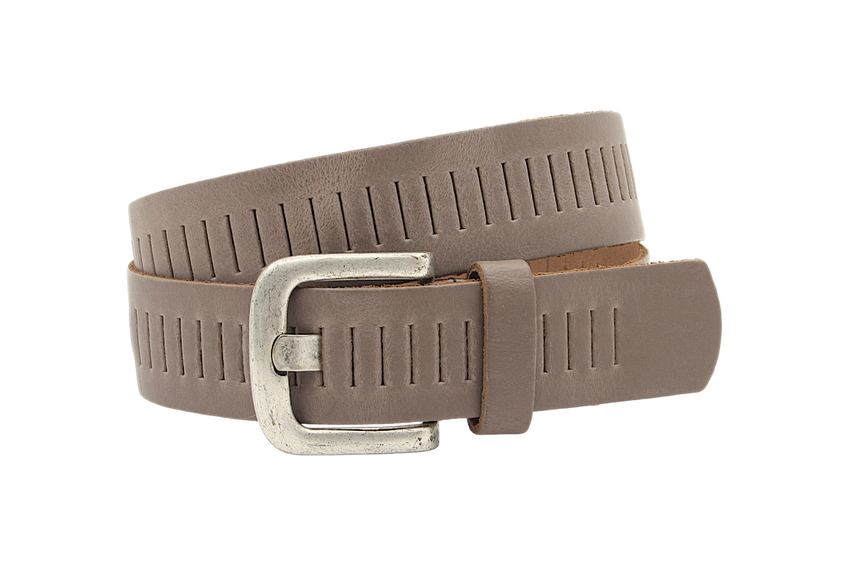 Afdelingriemen.nl taupe leren herenriem met verticale inkepingen en een verweerde zilverkleurige vintage gesp