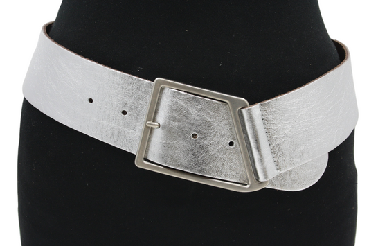 Afdelingriemen.nl zilverkleurige damesriem met een unieke geometrische gesp en een stijlvolle metallic afwerking.