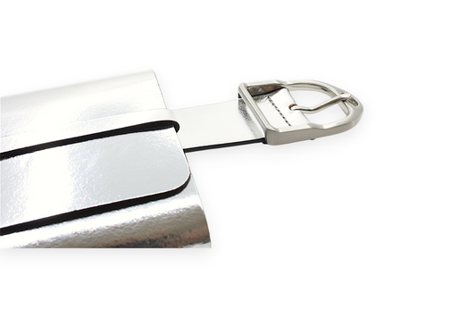 Afdelingriemen.nl zilverkleurige leren heupriem met afneembaar tasje en metalen gespsluiting