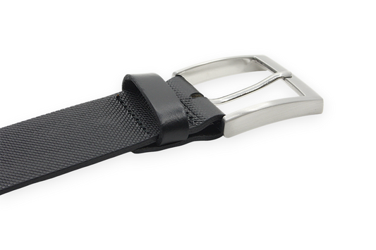 Afdelingriemen.nl zwarte herenriem met gestructureerd patroon en een zilverkleurige gesp voor een luxe uitstraling.